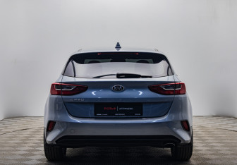 Подержанный автомобиль Kia Ceed Hatchback 2019 года (4 фото)