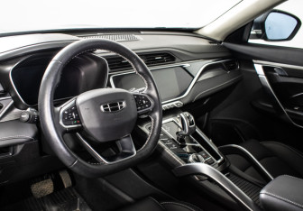 Подержанный автомобиль Geely Atlas Pro 2021 года (14 фото)