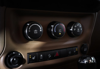 Подержанный автомобиль Jeep Wrangler 2016 года (17 фото)