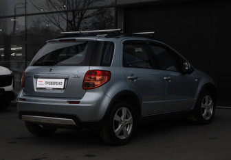 Подержанный автомобиль Suzuki SX4 Hatchback 2010 года (5 фото)