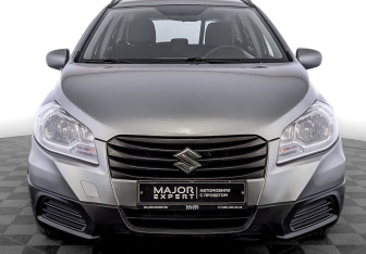 Подержанный автомобиль Suzuki SX4 Hatchback 2013 года (2 фото)