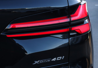 Подержанный автомобиль BMW X5 2025 года (19 фото)