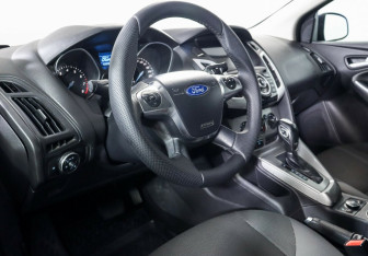 Подержанный автомобиль Ford Focus Sedan 2012 года (11 фото)