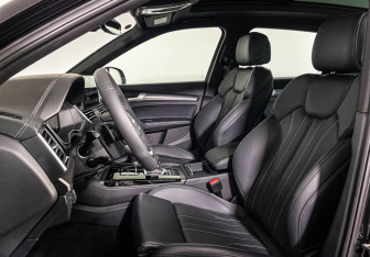 Подержанный автомобиль Audi Q5 2025 года (15 фото)