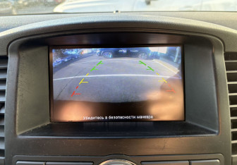 Подержанный автомобиль Nissan Pathfinder 2012 года (17 фото)