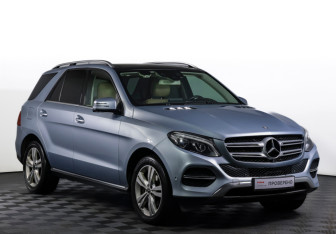 Подержанный автомобиль Mercedes-Benz GLE 2017 года (3 фото)