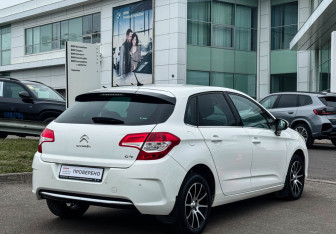 Подержанный автомобиль Citroen C4 Hatchback 2012 года (5 фото)