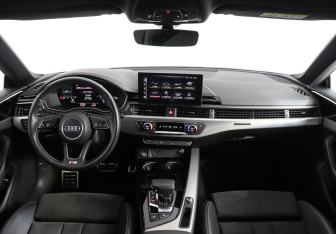 Подержанный автомобиль Audi A5 Liftback 2021 года (12 фото)
