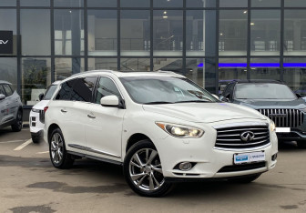 Подержанный автомобиль Infiniti JX 2013 года (3 фото)