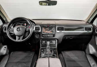 Подержанный автомобиль Volkswagen Touareg 2017 года (14 фото)