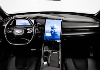 Подержанный автомобиль Geely Cityray 2024 года (11 фото)