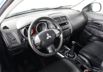 Подержанный автомобиль Mitsubishi ASX 2010 года (5 фото)