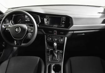 Подержанный автомобиль Volkswagen Jetta Sedan 2020 года (11 фото)
