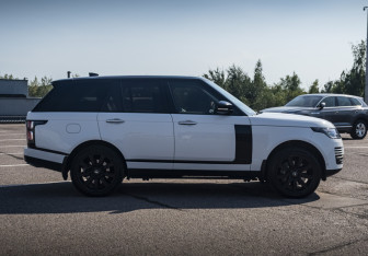 Подержанный автомобиль Land Rover Range Rover 2018 года (4 фото)