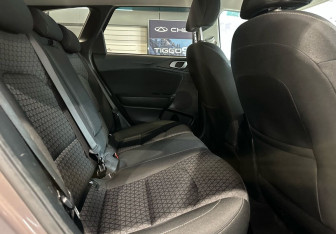 Подержанный автомобиль Kia Ceed Wagon 2019 года (10 фото)