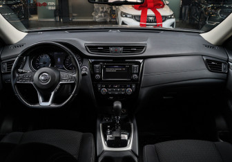 Подержанный автомобиль Nissan X-Trail 2021 года (11 фото)