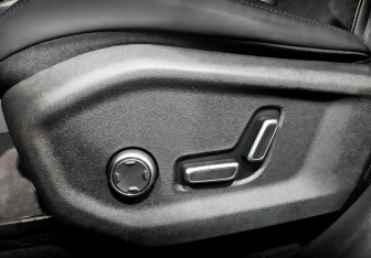 Подержанный автомобиль Geely Monjaro 2023 года (21 фото)