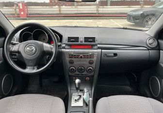 Подержанный автомобиль Mazda 3 Hatchback 2006 года (7 фото)