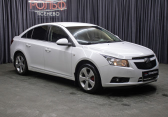 Подержанный автомобиль Chevrolet Cruze Sedan 2011 года (3 фото)