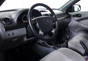 Подержанный автомобиль Chevrolet Lacetti Sedan 2010 года (13 фото)