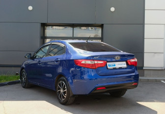 Подержанный автомобиль Kia Rio Sedan 2012 года (7 фото)