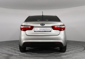 Подержанный автомобиль Kia Rio Sedan 2013 года (6 фото)