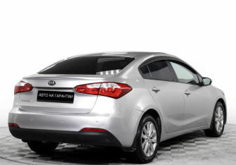 Подержанный автомобиль Kia Cerato Sedan 2013 года (5 фото)
