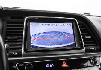 Подержанный автомобиль Hyundai Sonata 2017 года (14 фото)