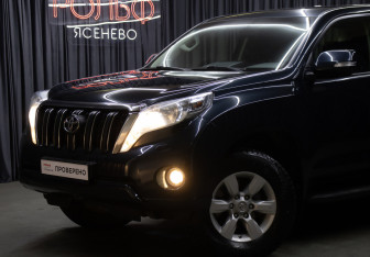 Подержанный автомобиль Toyota Land Cruiser Prado 2017 года (21 фото)