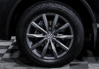 Подержанный автомобиль Volkswagen Touareg 2010 года (4 фото)