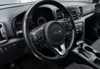 Подержанный автомобиль Kia Sportage 2017 года (21 фото)
