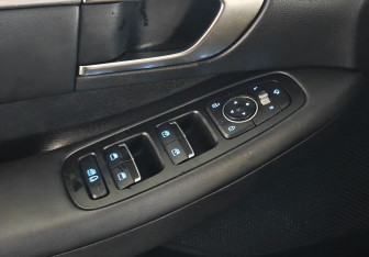 Подержанный автомобиль Hyundai Sonata 2020 года (16 фото)