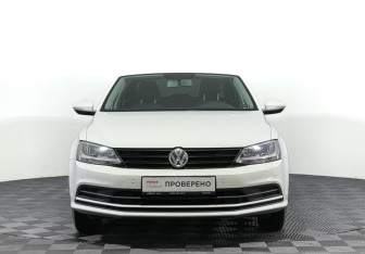 Подержанный автомобиль Volkswagen Jetta Sedan 2018 года (2 фото)