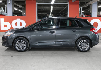 Подержанный автомобиль Citroen C4 Hatchback 2012 года (8 фото)