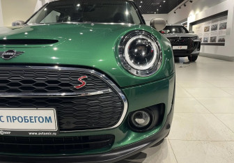 Подержанный автомобиль MINI Clubman Wagon 2021 года (9 фото)