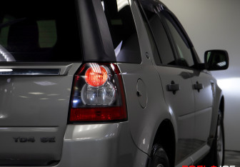 Подержанный автомобиль Land Rover Freelander 2010 года (25 фото)