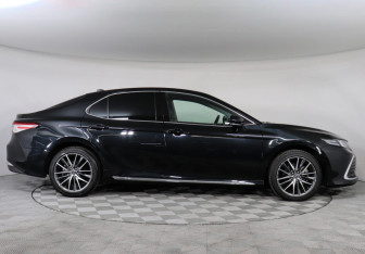 Подержанный автомобиль Toyota Camry Sedan 2024 года (4 фото)