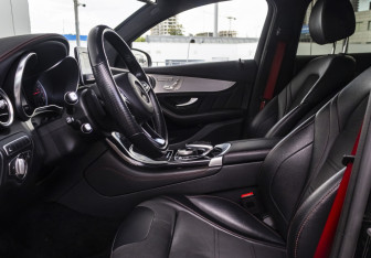 Подержанный автомобиль Mercedes-Benz GLC AMG 2018 года (13 фото)