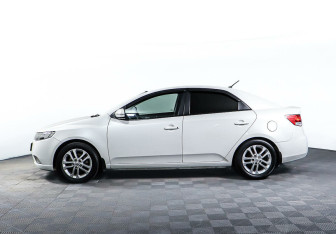 Подержанный автомобиль Kia Cerato Sedan 2012 года (3 фото)
