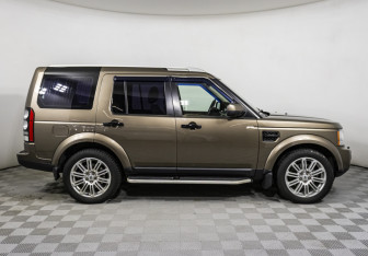 Подержанный автомобиль Land Rover Discovery 2013 года (4 фото)