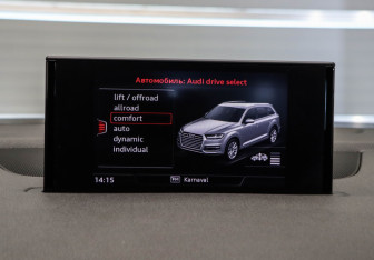 Подержанный автомобиль Audi Q7 2016 года (19 фото)