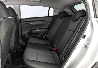 Подержанный автомобиль Kia Rio Hatchback 2021 года (11 фото)