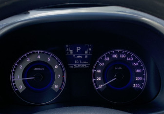 Подержанный автомобиль Hyundai Solaris Sedan 2012 года (22 фото)