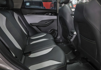 Подержанный автомобиль Geely Coolray 2023 года (12 фото)