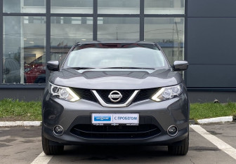 Подержанный автомобиль Nissan Qashqai 2016 года (2 фото)