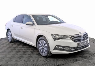 Подержанный автомобиль Skoda Superb Liftback 2021 года (3 фото)