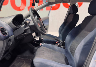 Подержанный автомобиль Opel Corsa 2006 года (8 фото)