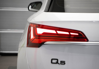 Подержанный автомобиль Audi Q5 2021 года (40 фото)
