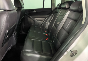Подержанный автомобиль Volkswagen Tiguan 2010 года (10 фото)