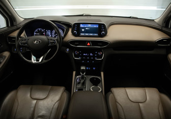 Подержанный автомобиль Hyundai Santa Fe 2019 года (8 фото)